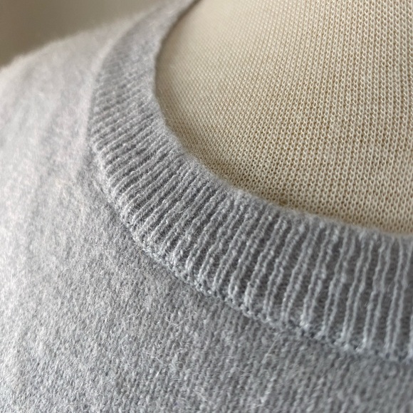 Aqua Cashmere Sky-Blue Crewneck Cashmere Sweater. Women’s S. Reverse Seam Detail - Picture 10 of 10